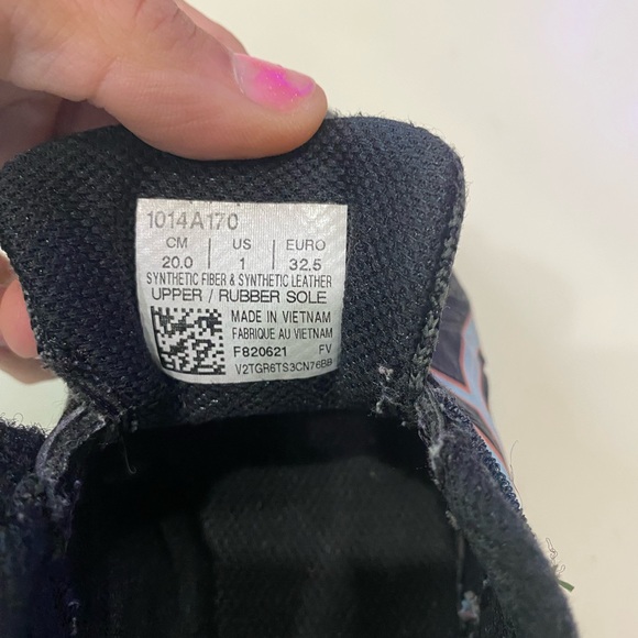 Girls ASICS athletic shoes - Picture 4 of 4